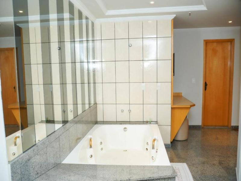 saionara-hotel-rio-de-janeiro-suíte-com-banheira-de-hidromassagem-11785.jpg