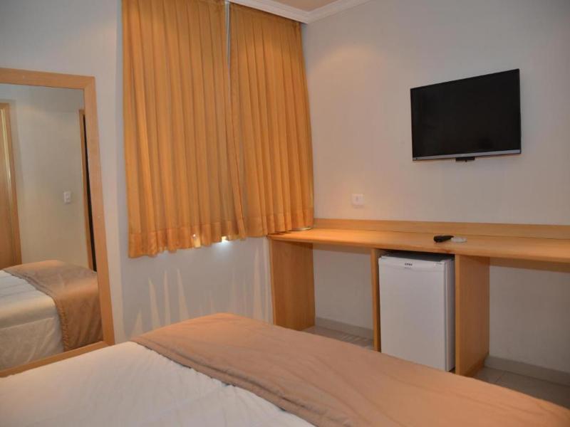 saionara-hotel-rio-de-janeiro-quarto-triplo-básico-09080.jpg